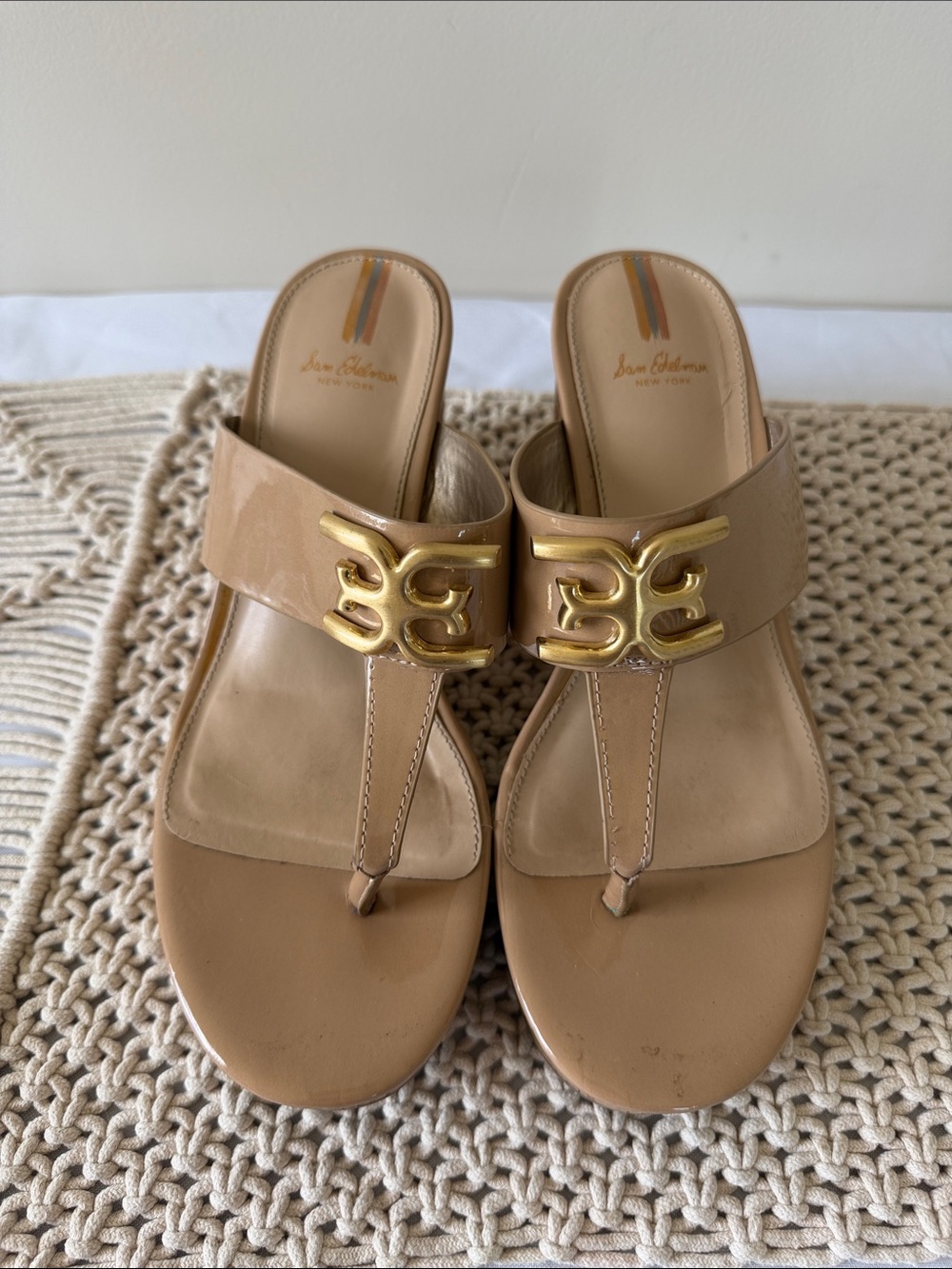 Sam Edelman Tan Patent Thong Sandals with Gold Logo